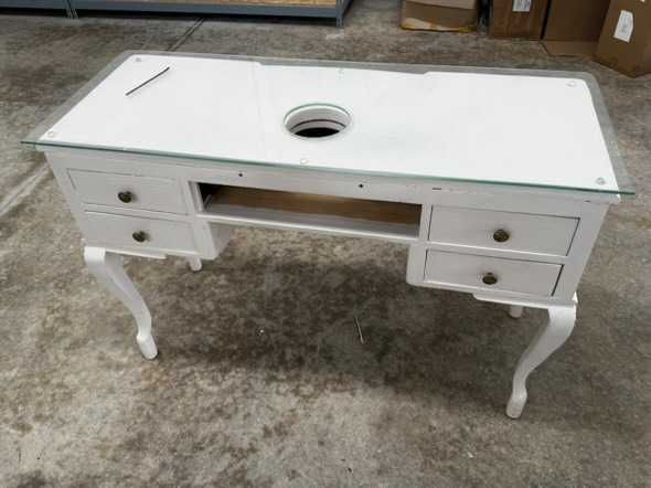 Toucador Queen Anne adaptado para Mesa de Unhas