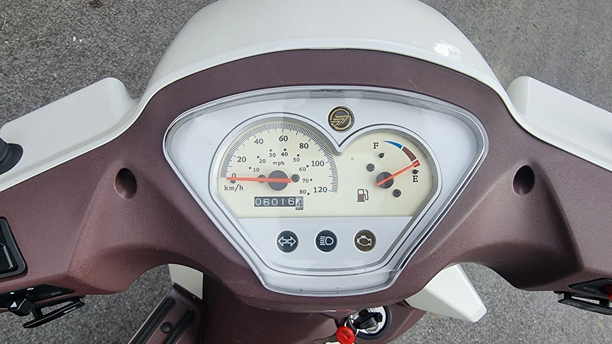 Scooter Keeway 125 em ótimo estado – pronta a andar!