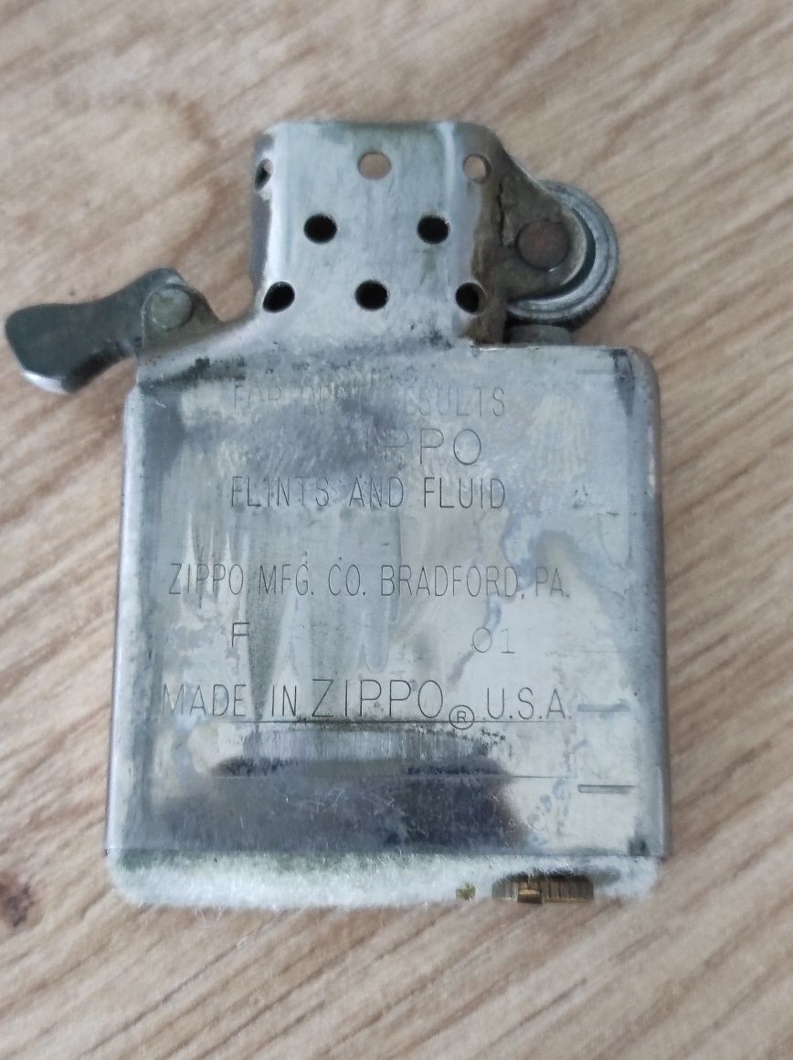 Zapalniczka Zippo 2001