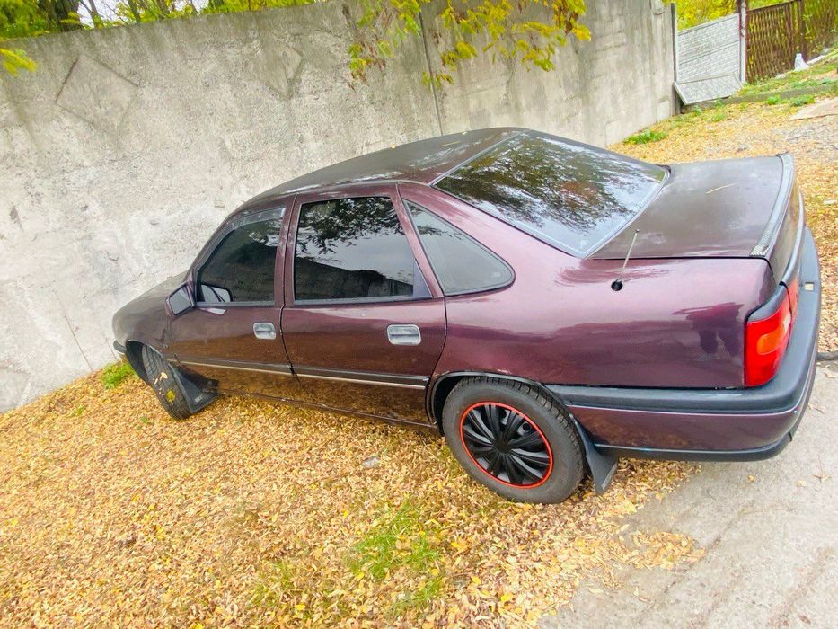 Продам Опель Вектра А 1,8 моно інжектор