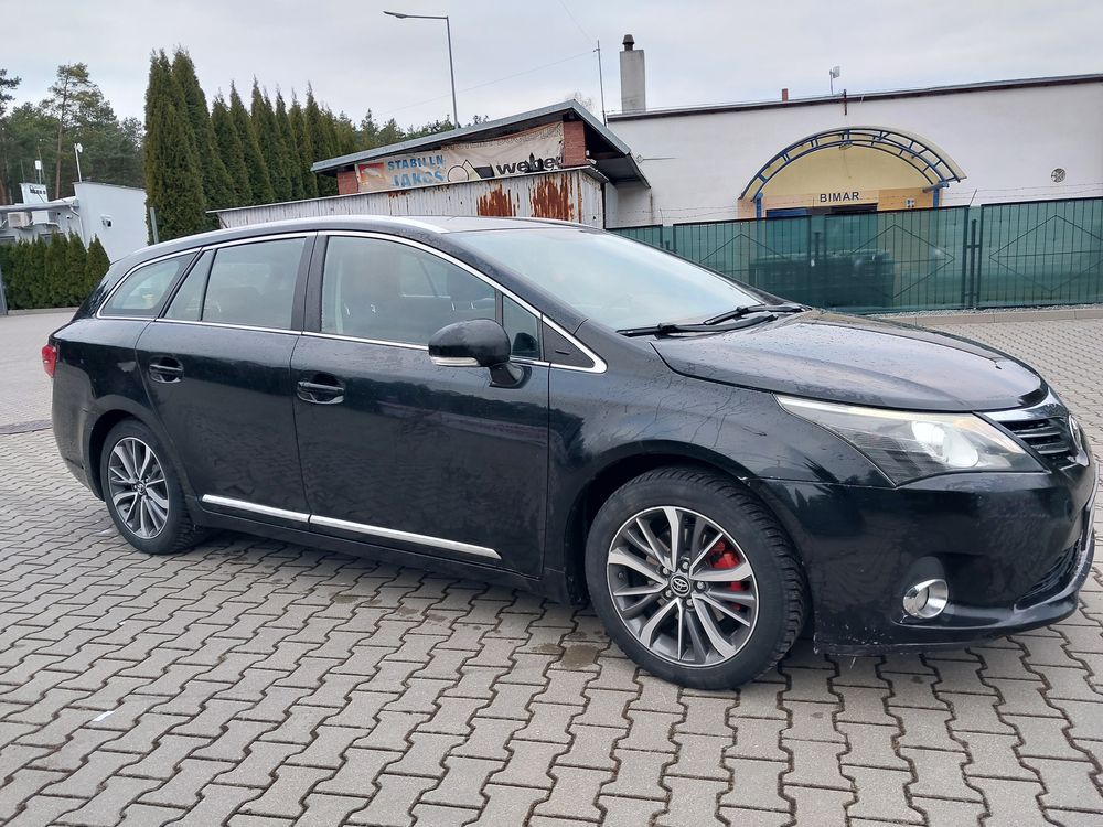Toyota avensis kombi benzyna z gazem ZAMIANA