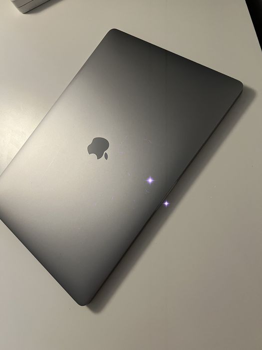 Macbook Pro 15” i7 (Touchbar) 2017