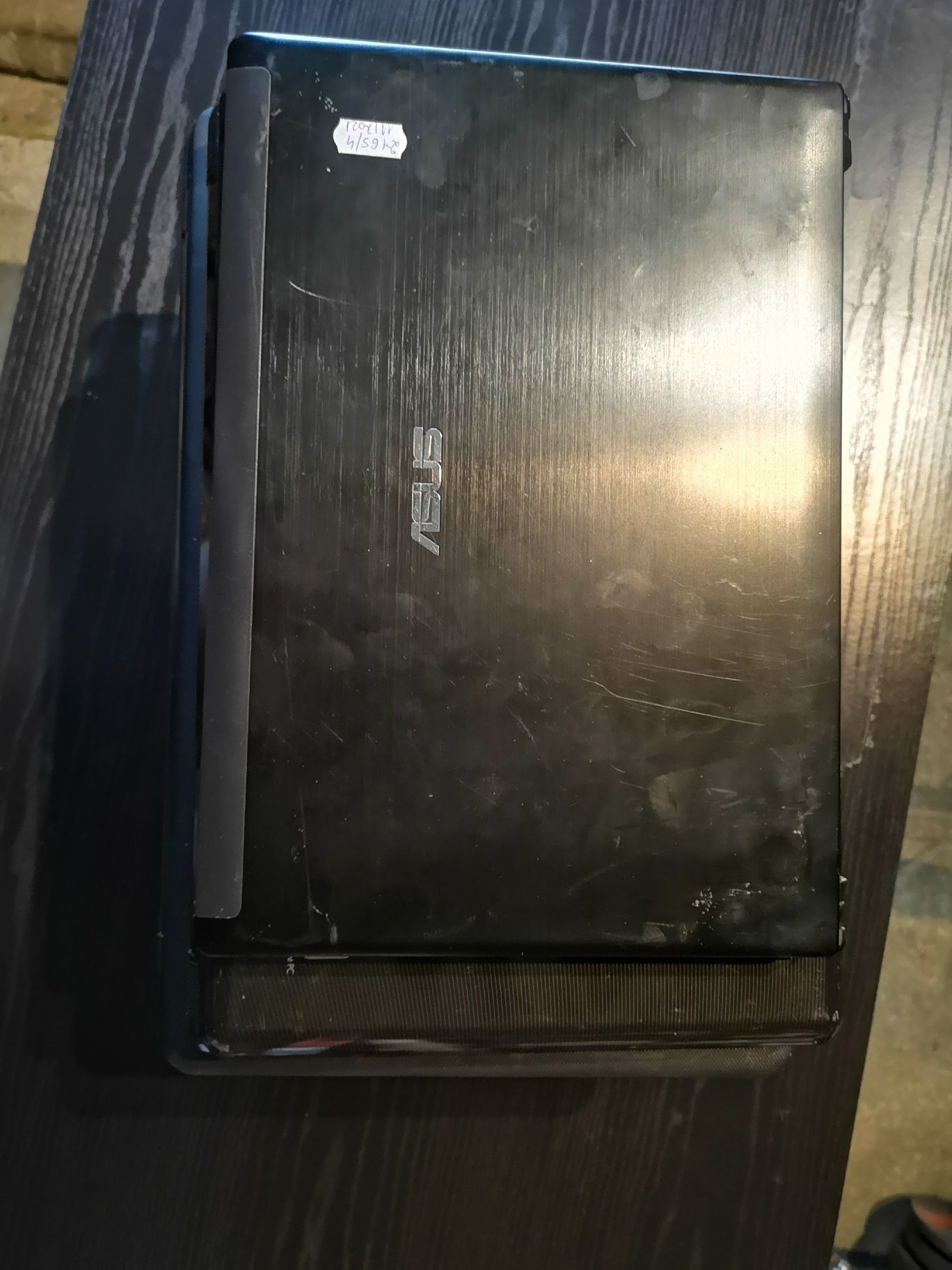 Laptopy uszkodzone.