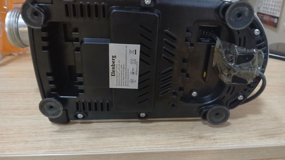 М'ясорубку Elenberg MG3150 RTS