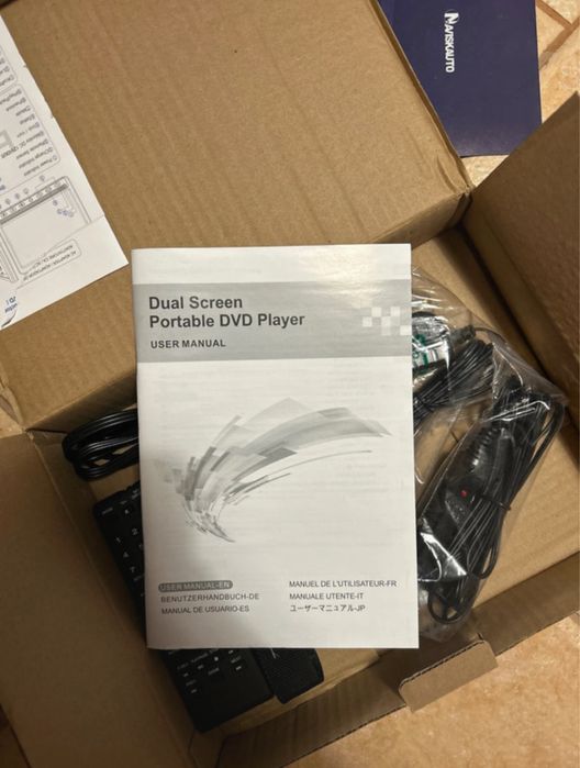 Przenośne odtwarzacze DVD telewizorki do samochodu 2 sztuki nowe