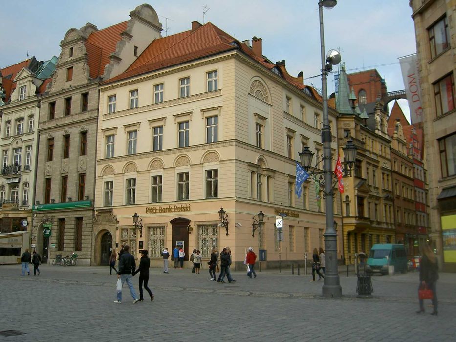 Rynek 33 - 34, do wynajęcia lokale i biura 100 - 2000 m2
