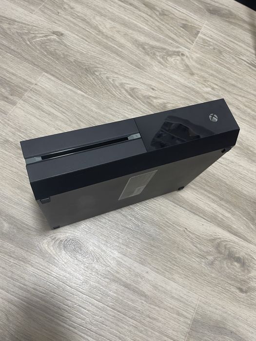 Продам Xbox one 500 гб