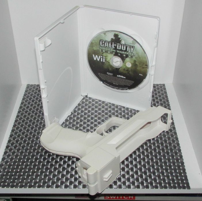 Call Of Duty Modern Warfare Wii + Wii Gun