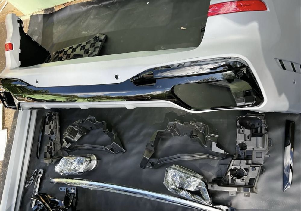 Рестайлинг BMW X7 G07 LCI обвес бампер M60i
