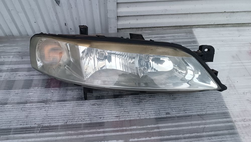 Vendo farol direito de Opel Vectra B ano 1995/2002