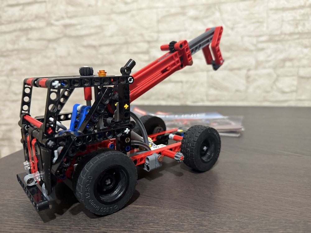 Lego technic 42061 ładowarka teleskopowa