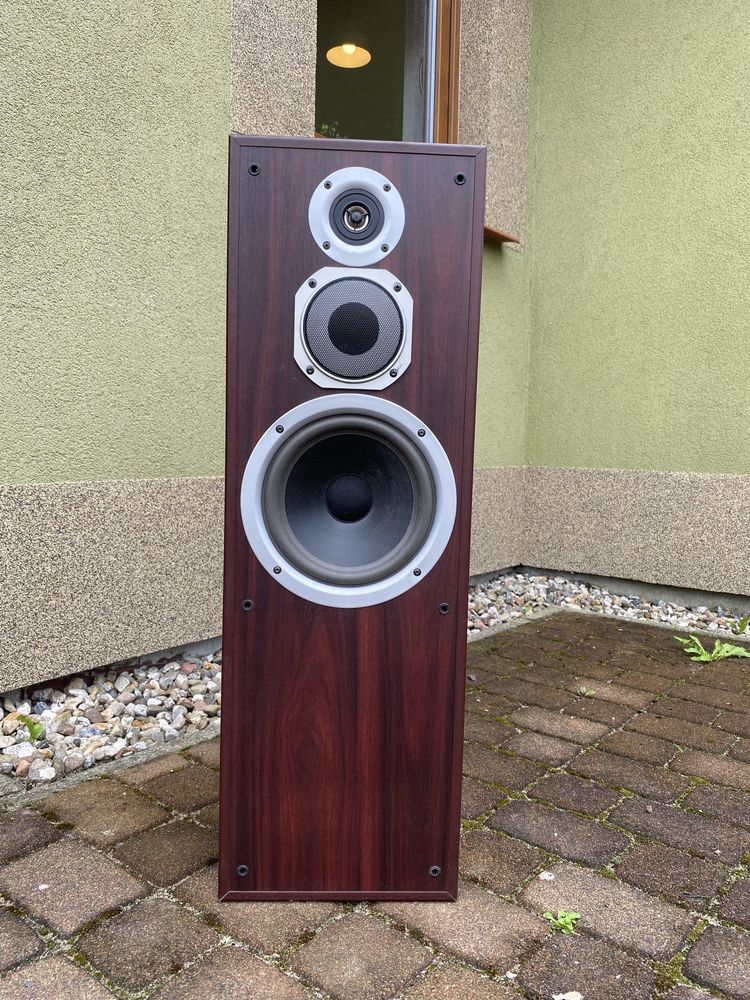 Zestaw kolumny Jamo Studio 180 plus wzmacniacz Grundig Fine Arts