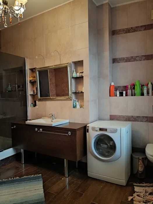 Продам ОТЛИЧНЫЙ дом в ЦЕНТРЕ! 5-ть комнат