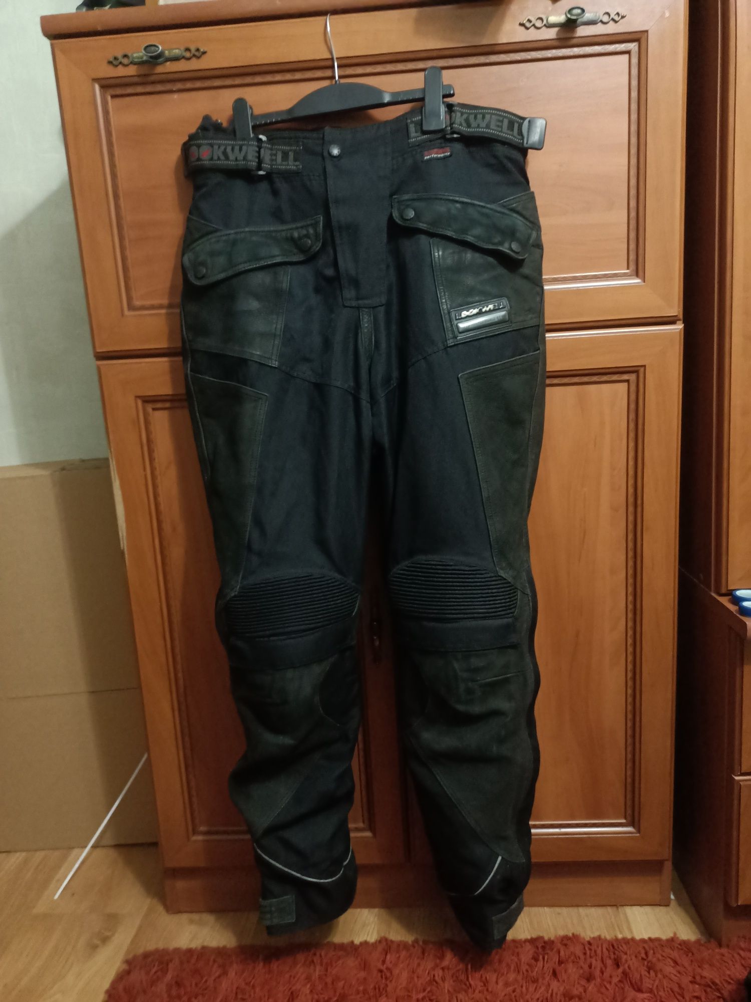 Mотоштани Lookwelll.