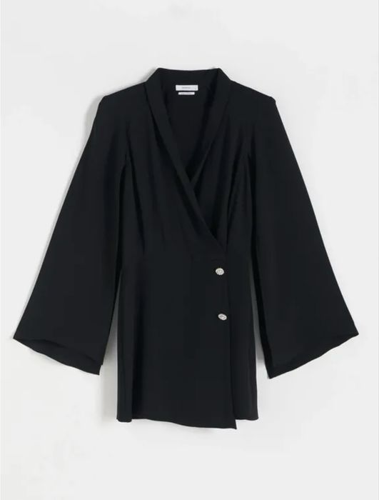 Плаття-піджак з розрізами на рукавах