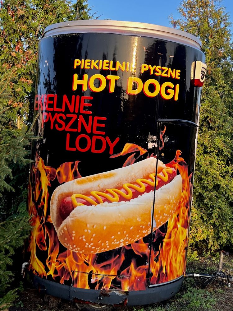 Przyczepa gastronomiczna puszka polecam