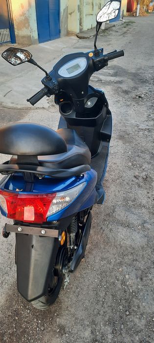 Продам электроскутер ядеа ем 215