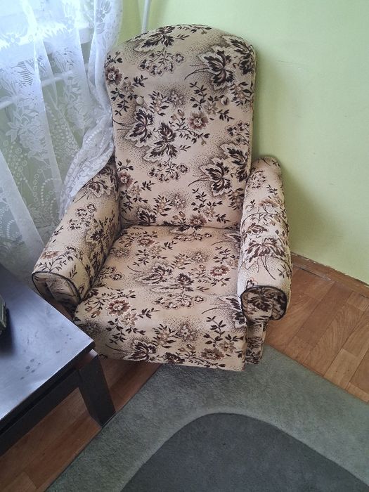 Fotele ława biurko i wersalka 2 fotele