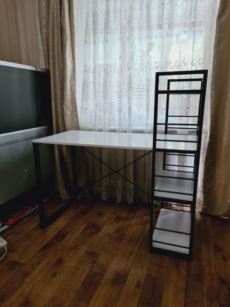 Письменный стол белый в стиле лофт