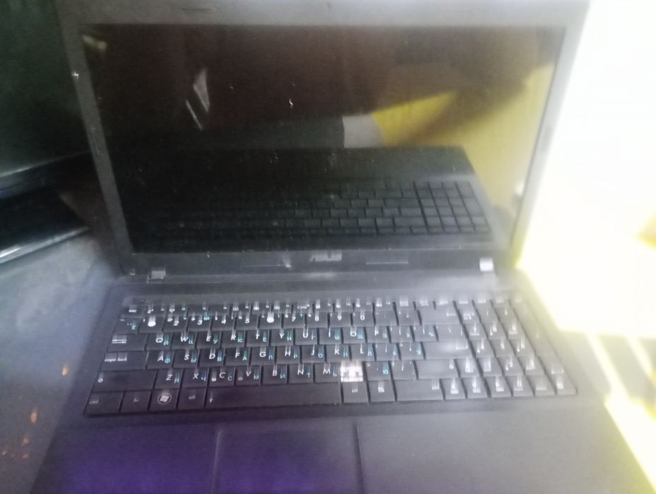 Ноутбук фирмы ASUS