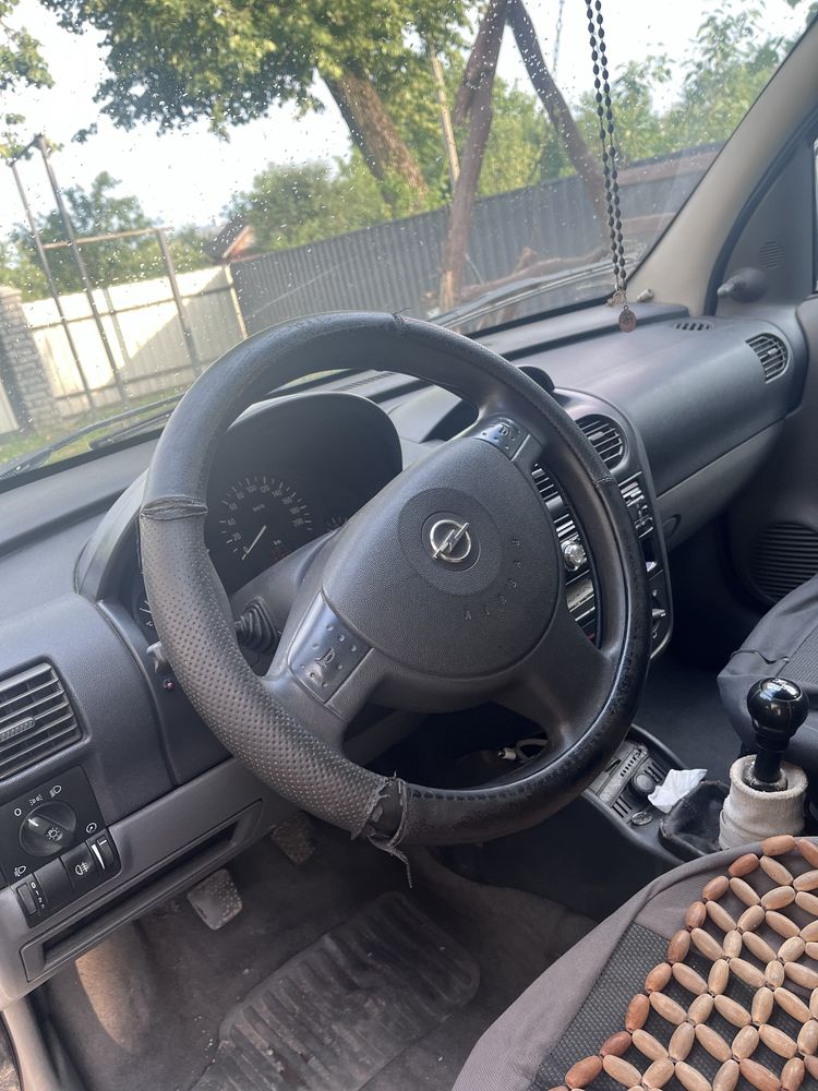 Автомобіль opel combo 1.7 DI