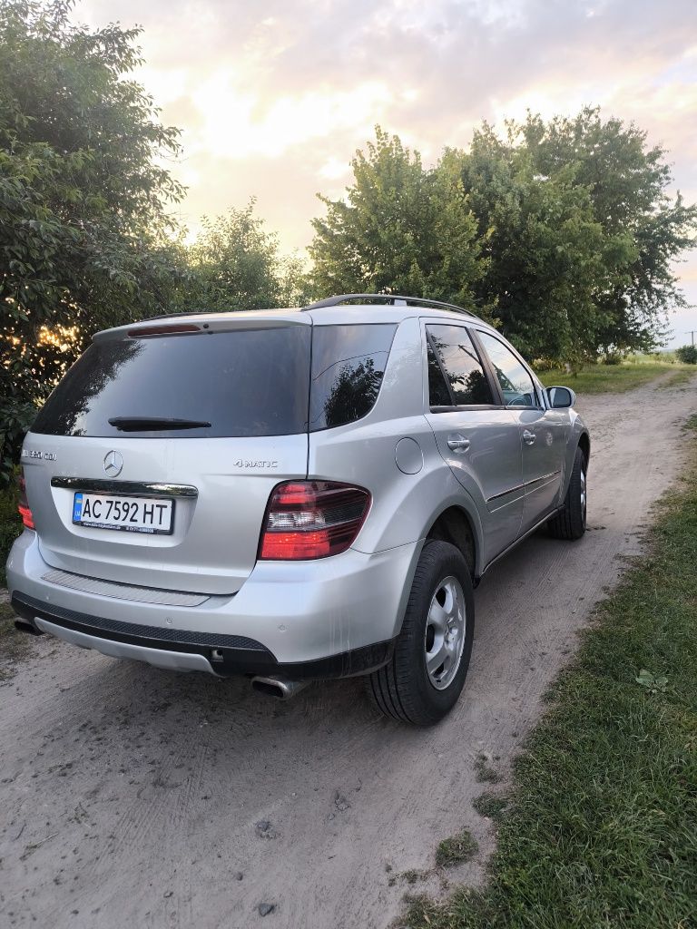 Мерседес ML-320. 2007року