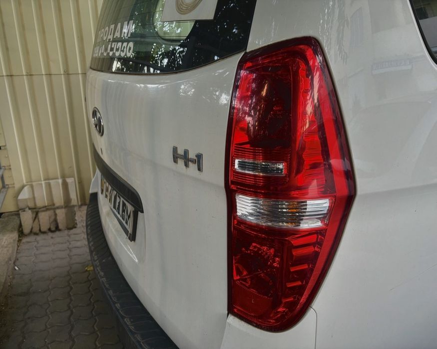 Микроавтобус Hyundai H1