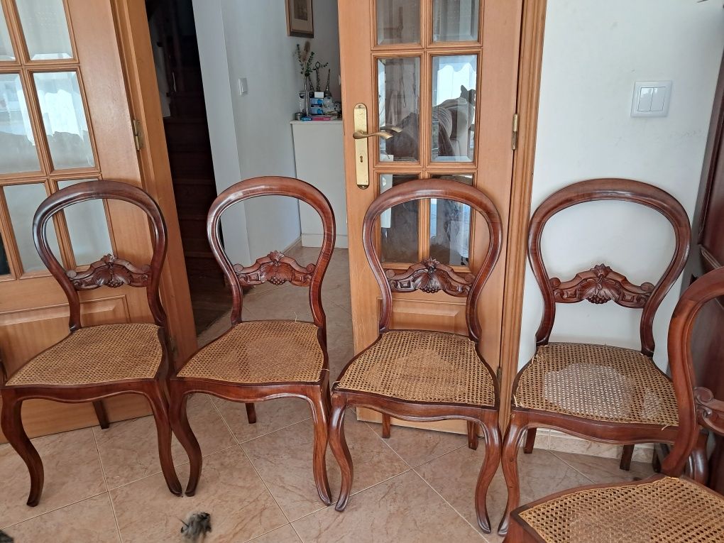 Cadeiras de palhinha centenárias