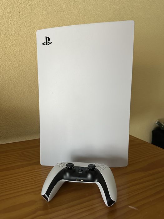 Playstation 5 c/ um comando