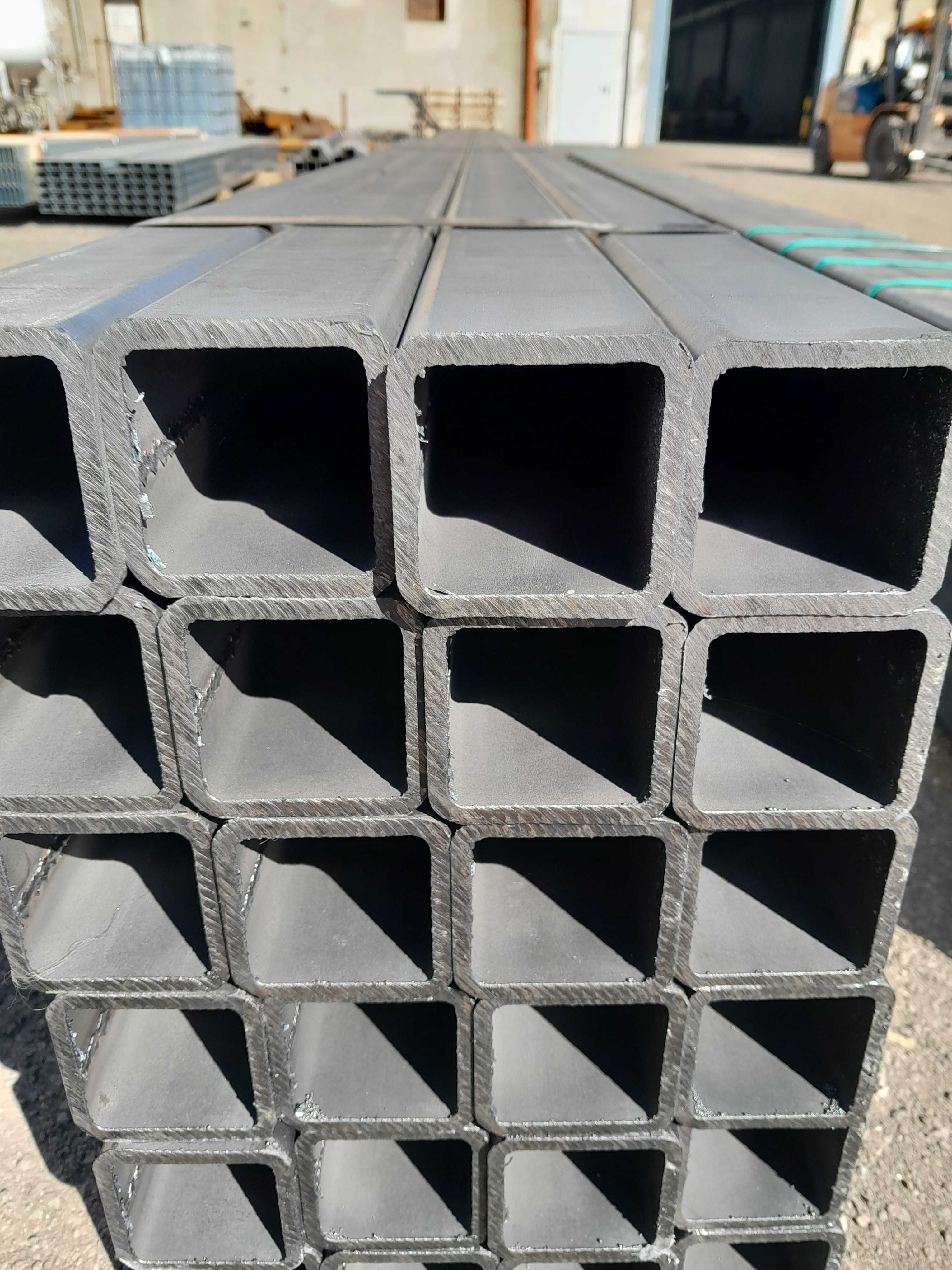 Ceownik półzamknięty bramówka 50 bramowy 50x50x17,5x3 3 6mb sztangi