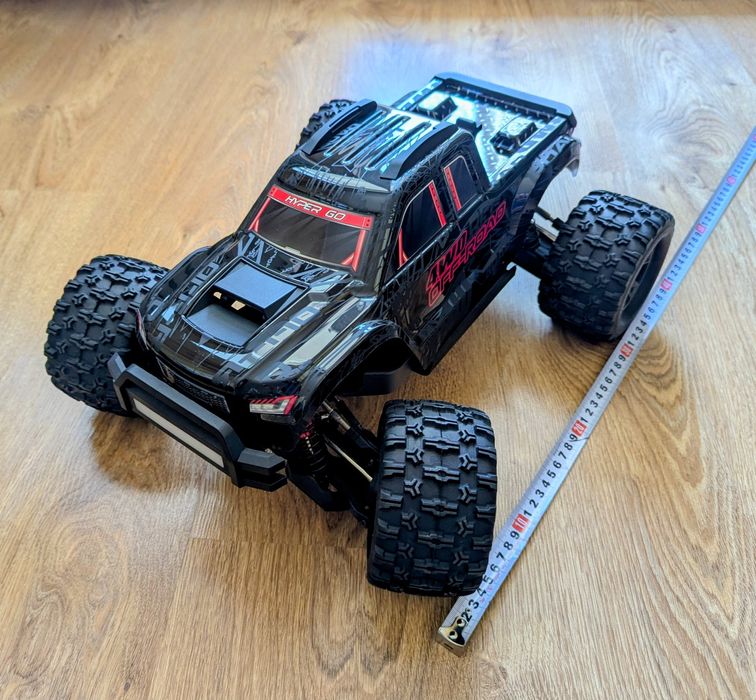 Машинка на радіокеруванні MJX HyperGo 10208 V2