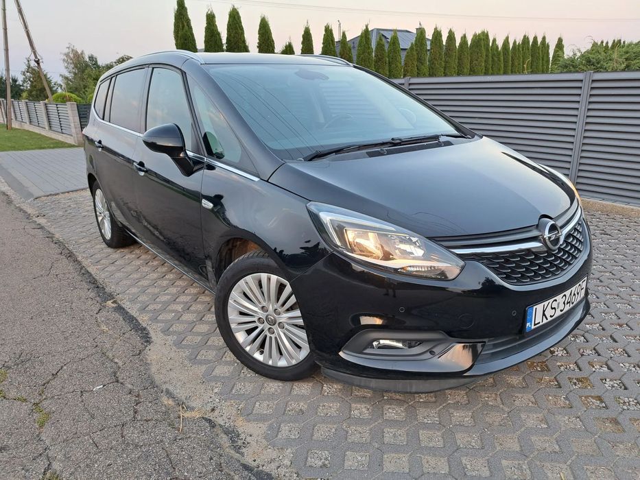 Opel Zafira 1,4Turbo, 140KM, ledy, kamera, navi, pdc, zarejestrowany