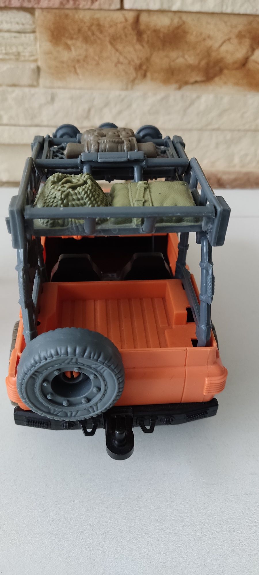 Zestaw safari samochód jeep + figurki