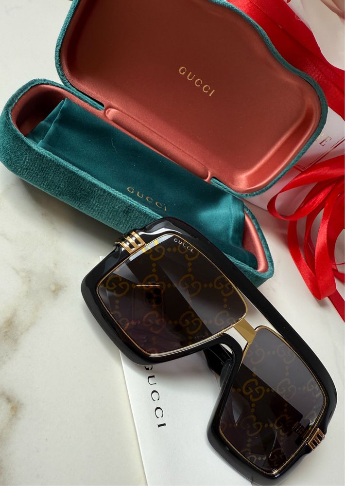 Czarno złote okulary przeciwsłoneczne Gucci GG0900S