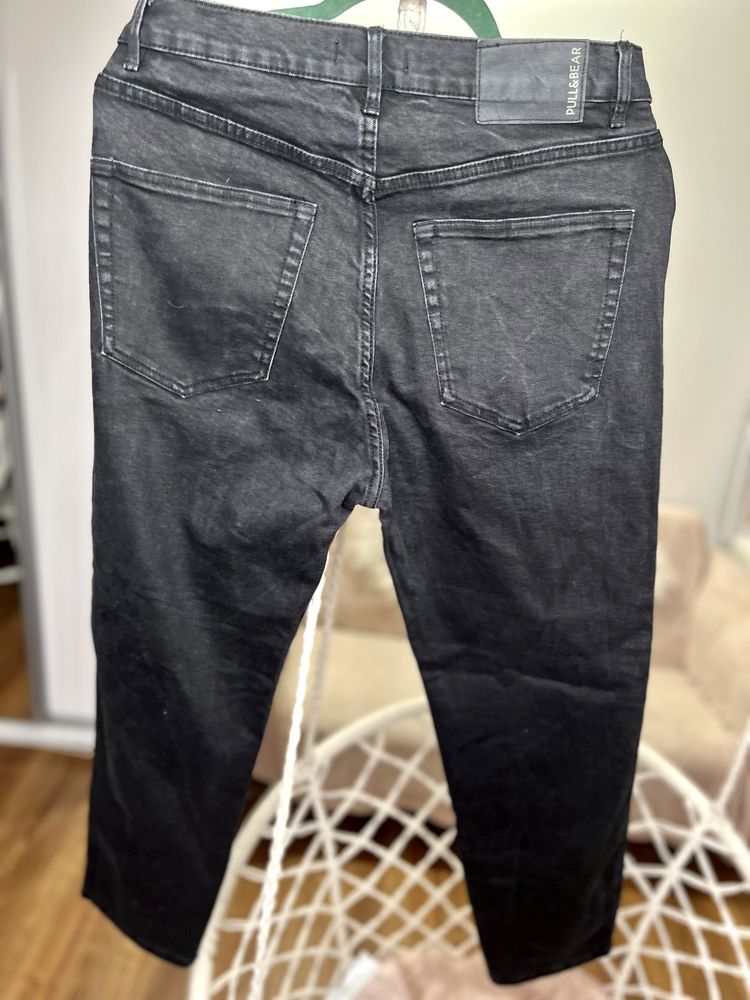 Czarne jeansy rurki z wysokim stanem pull&bear