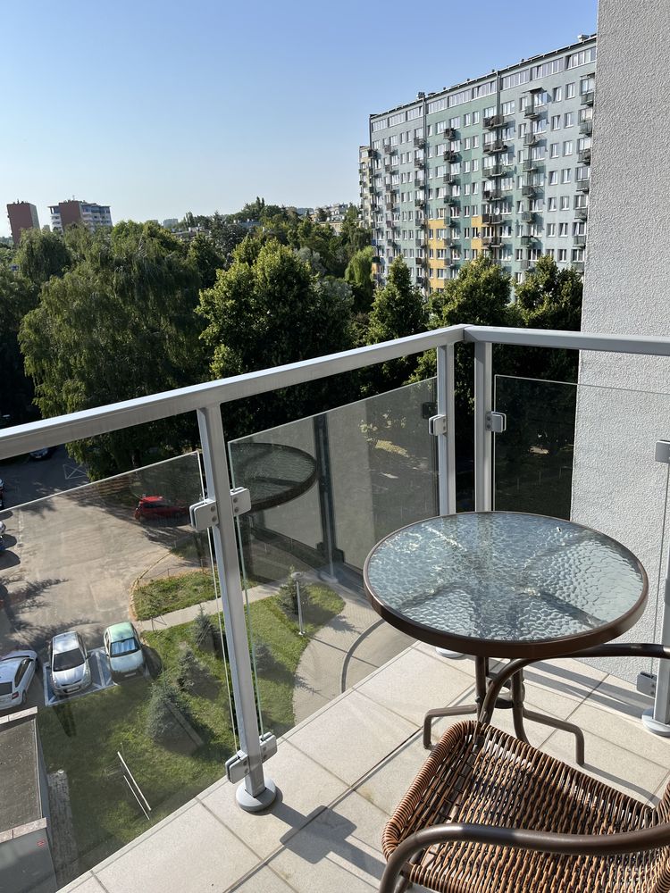 Duży pokój z balkonem blisko uczelni