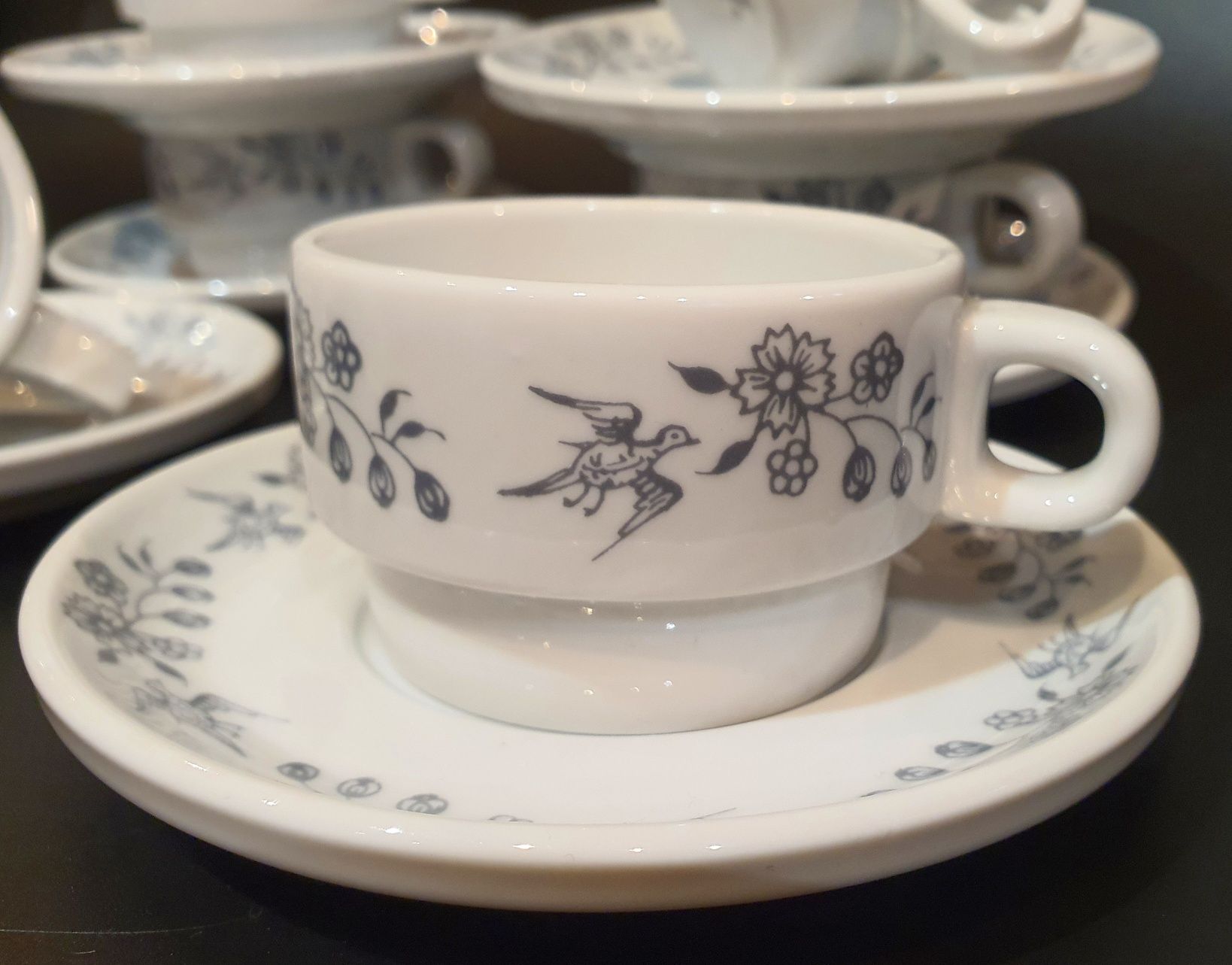 Filiżanki i spodki do kawy espresso fabr. porcelany  6 szt. sygnatura