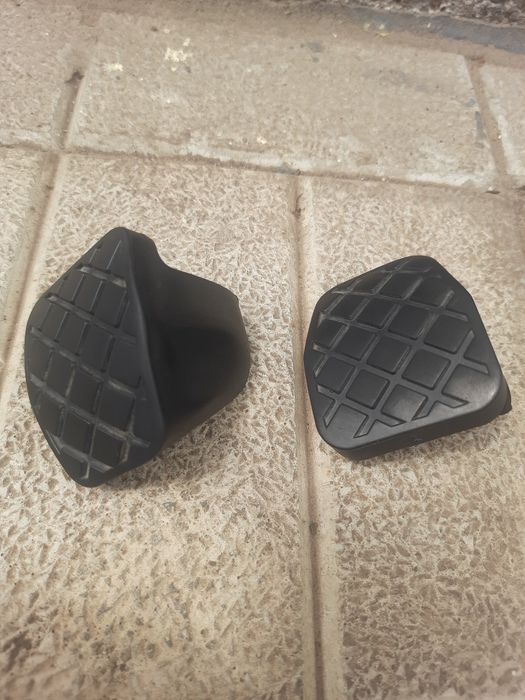 Накладкі на педалі.