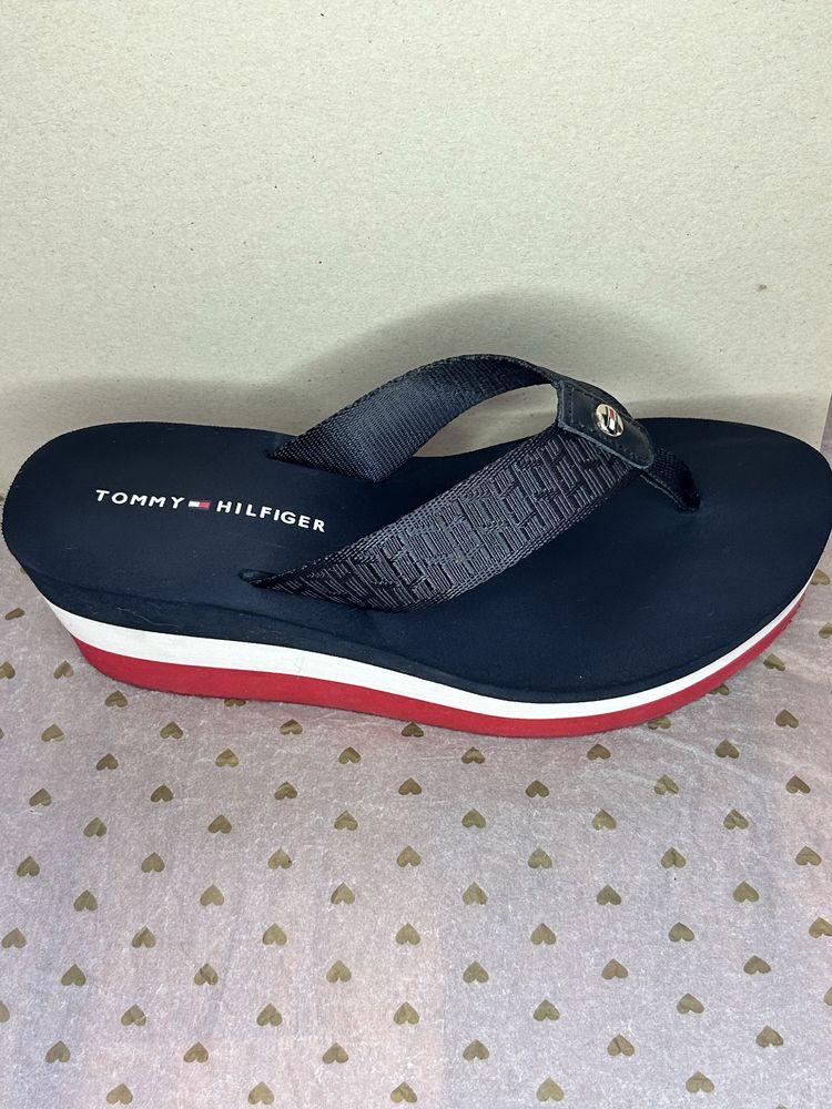 Продам оригінальні жіночі сланці Tommy Hilfiger на платформі