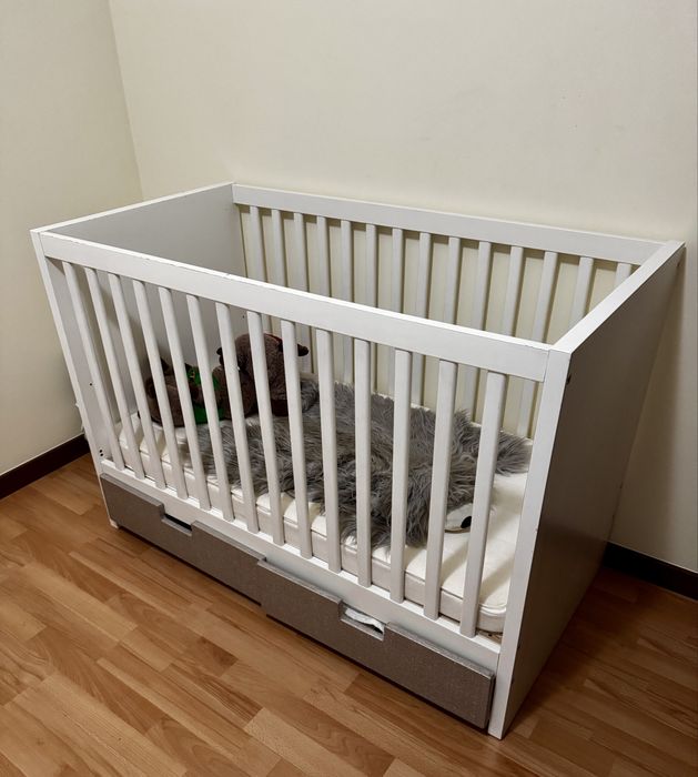 Cama berço bebé branca e cinza