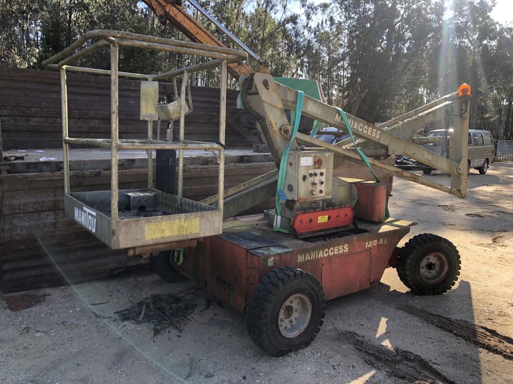 Plaforma elevatoria Elevador Grua Manitou 120 AE