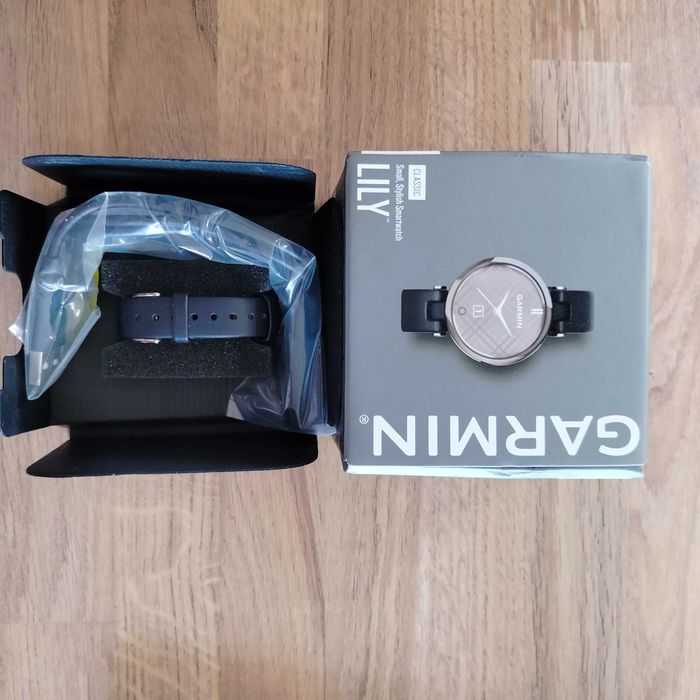 Smartwatch Garmin Lily Classic Czarny NOWY