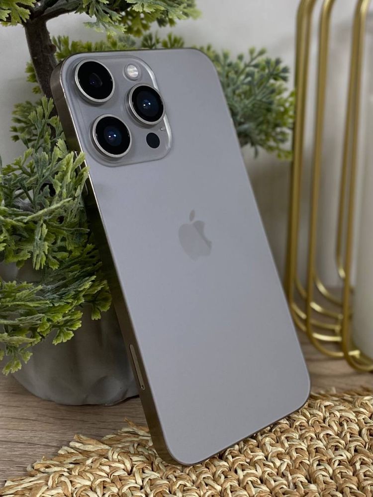 IPhone 15 Pro (Natural Titanium) 256GB XR в корпусі IPhone 15 Pro