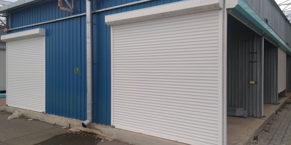 Ролета на гараж. 2500 x 2500 Б/у Размеров много.