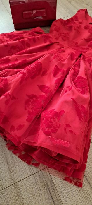 Плаття червоне, святкове