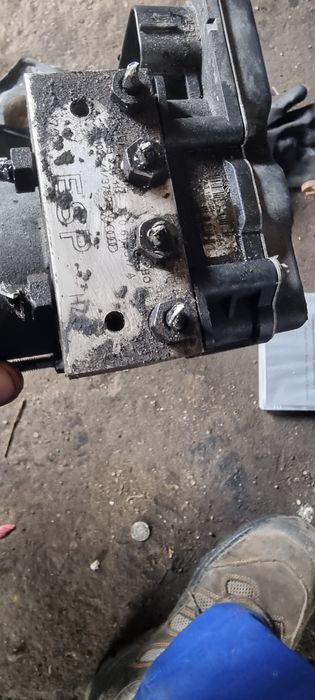 Audi a6 c6 3.0 tdi pompa ABS 517A