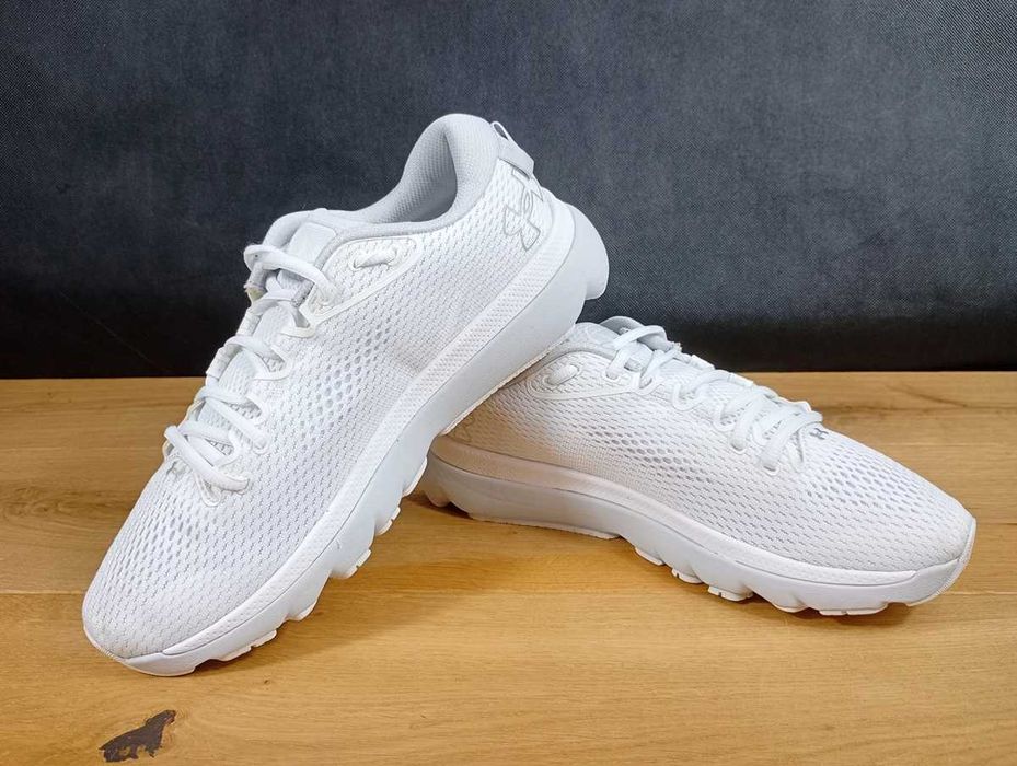 Buty do biegania UNDER ARMOUR UA HOVR INFINITE 5, rozmiar 42