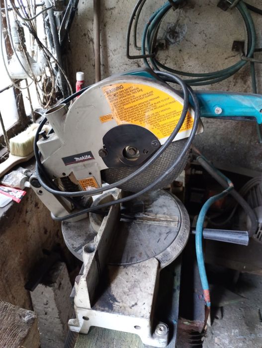 Piła ukosowa Makita LS1030