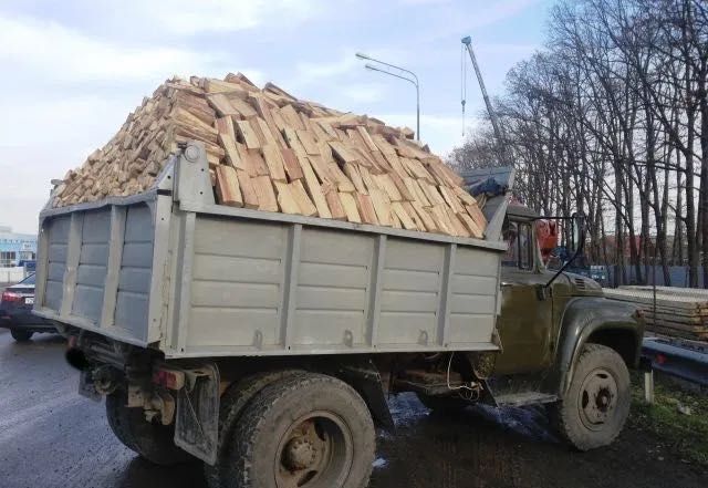 Продаєм доставляємо дрова колоті,чурками є сухі також