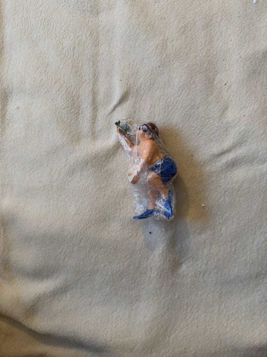 Enfeite sereio merman em porcelana com glitter – vários